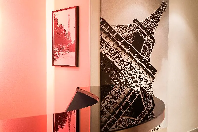 Hotel 10 Opera By Happyculture